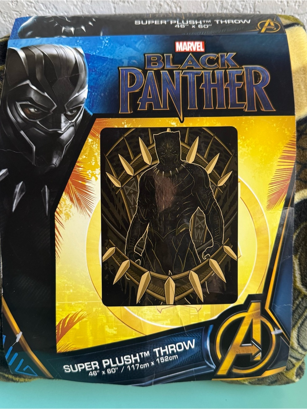 Marvel Black Panther Super Plush Throw Blanket - Black & Gold 48’’ x 60’’